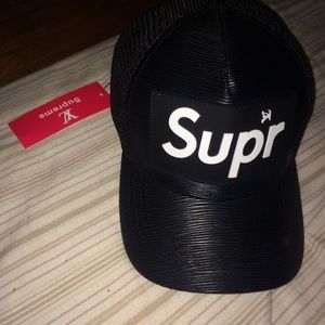 Custom LV supr cap ( brand new)
